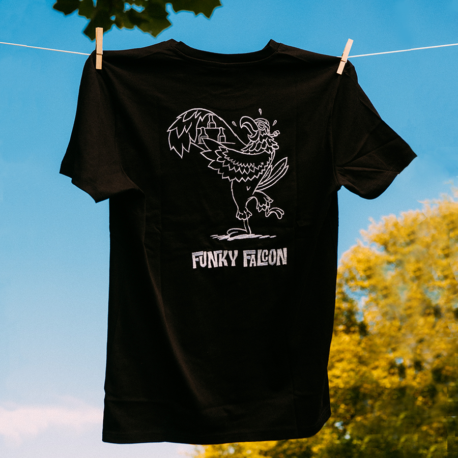 Geborduurd Funky Falcon T-shirt (zwart)
